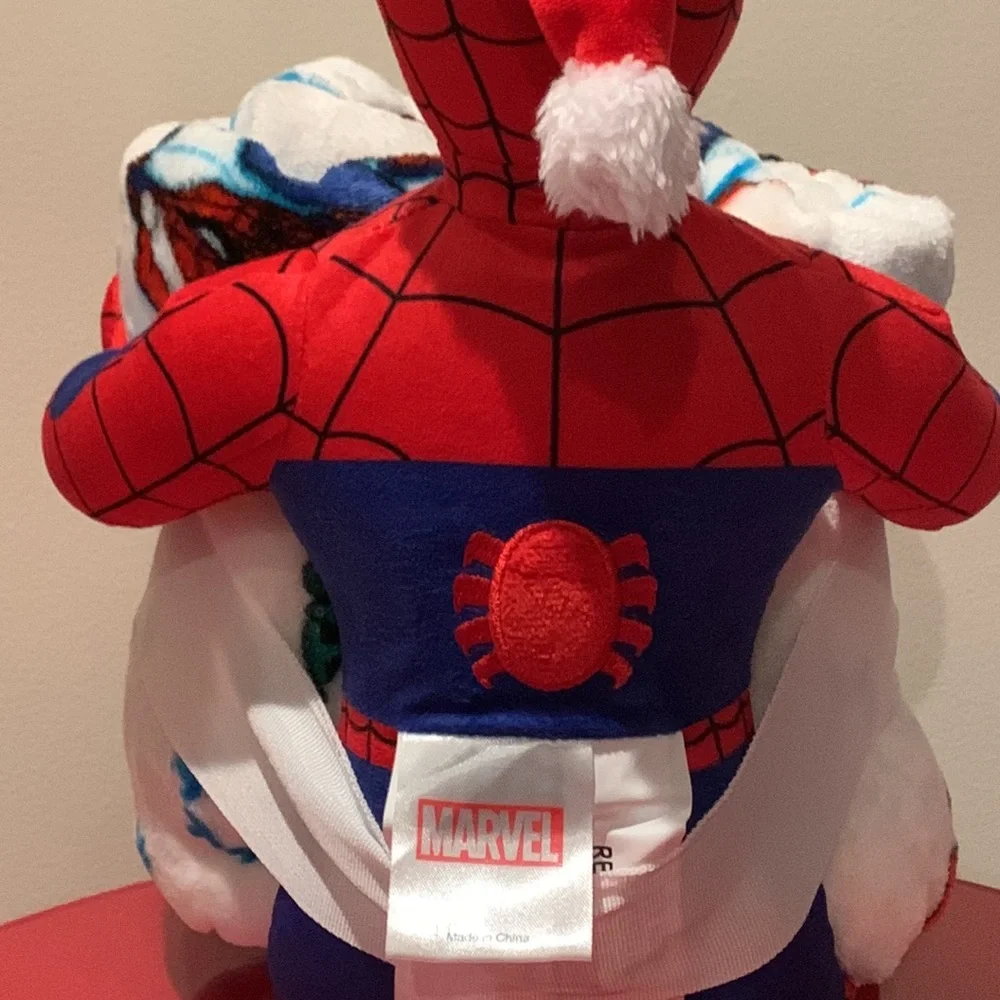 Marvel Spider-Man Holiday throw with pillow buddy